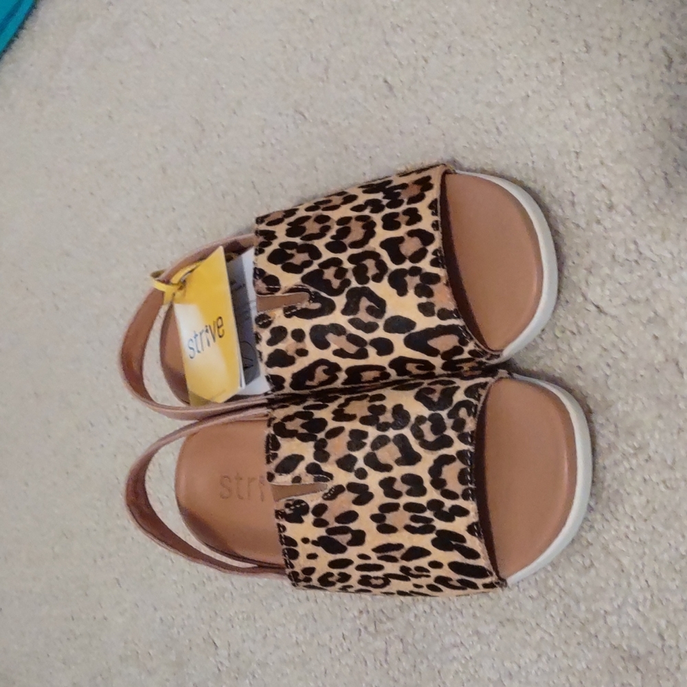 Strive Mara Leopard Print Sandals - Picture 2 of 7